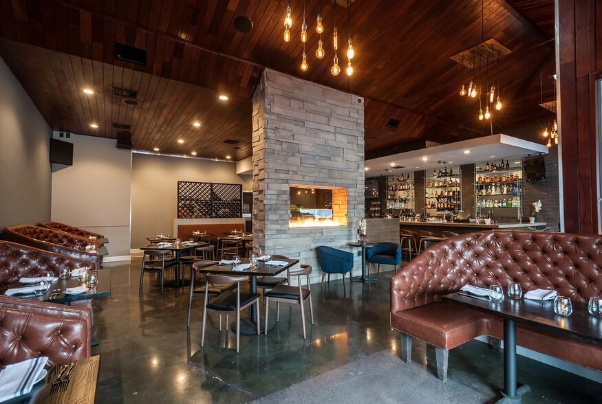 Primary Photo Of 13359 Ventura Blvd, Sherman Oaks Restaurant For Lease