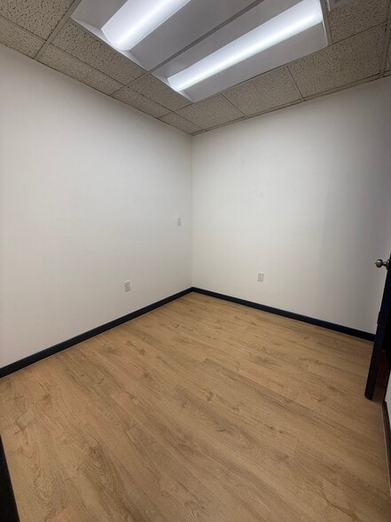 More Photos Of 314 W 14th St, New York Medical For Lease
