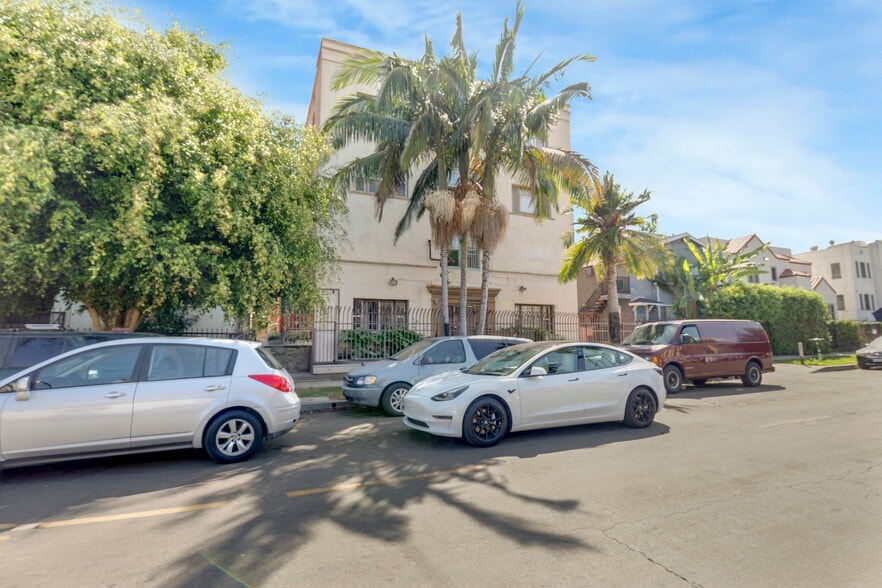 More Photos Of 138 S Westmoreland Ave, Los Angeles Apartments For Sale