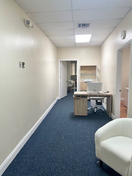 More Photos Of 14100 Palmetto Frontage Rd, Miami Lakes Office Residential For Lease