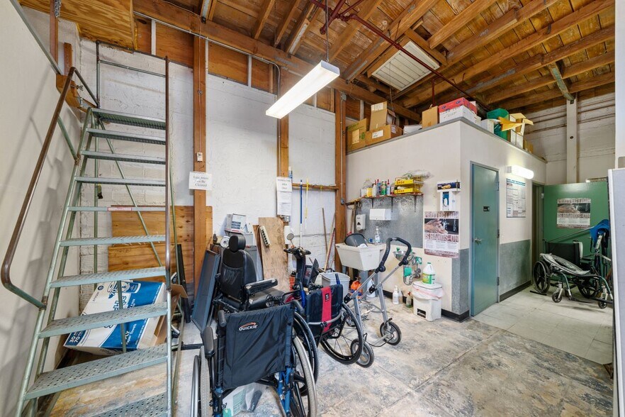 More Photos Of 2911 Shattuck Ave, Berkeley Storefront For Sale
