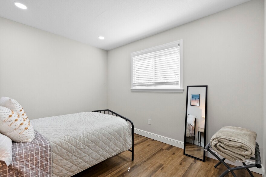 More Photos Of 2456 SW Hideaway Ln, Stuart Apartments For Sale