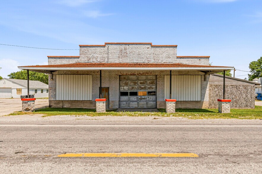 More Photos Of 7874 E State Road 28, Elwood Flex For Sale