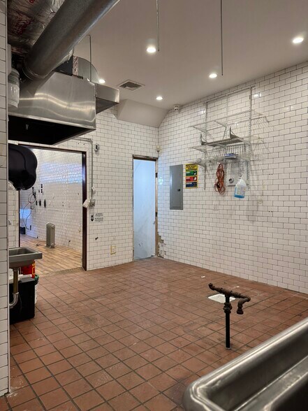 More Photos Of 69 5th Ave, Brooklyn Storefront Retail Residential For Lease