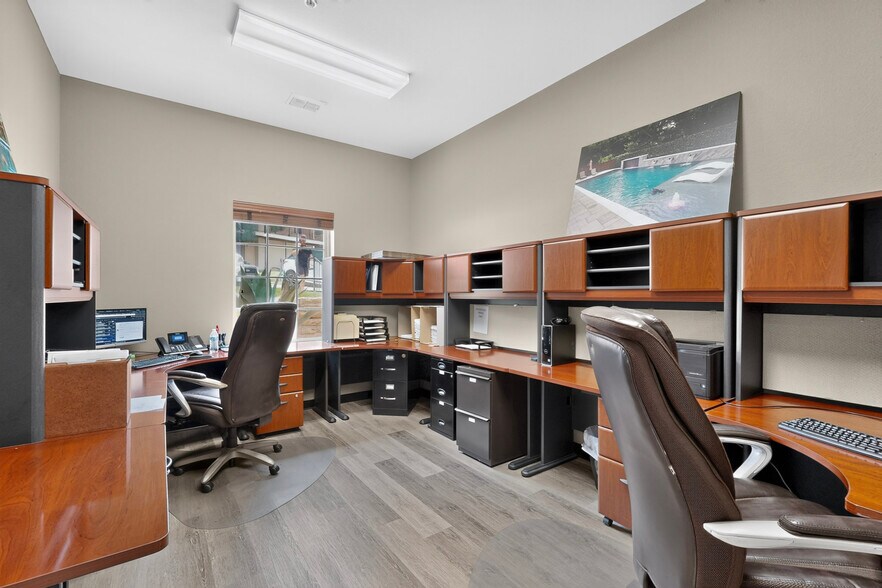 More Photos Of 2230 Bush Dr, McKinney Medical For Lease