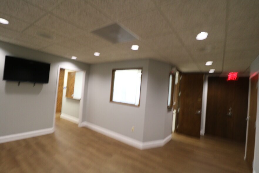 More Photos Of 401 Hamburg Turnpike, Wayne Medical For Sale