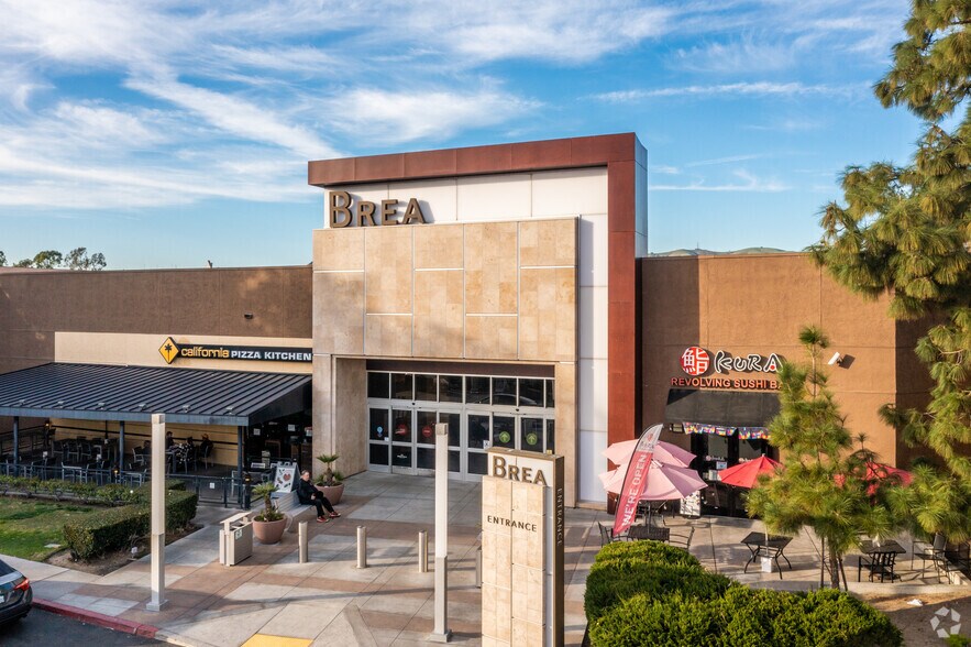 More Photos Of 1065 Brea Mall, Brea General Retail For Lease
