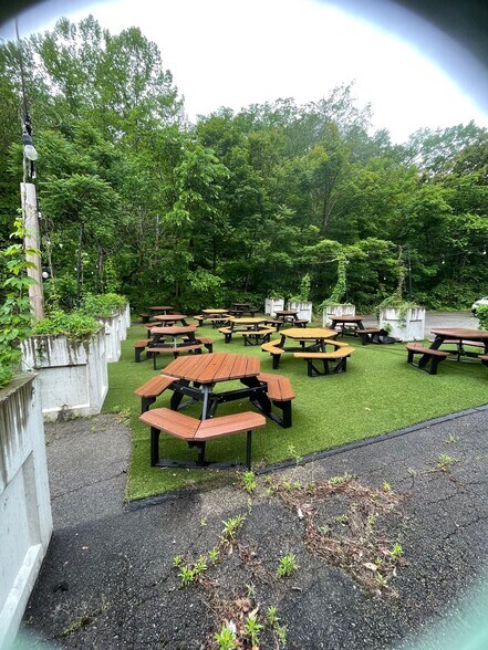 More Photos Of 1044 Saxonburg Blvd, Glenshaw Restaurant For Sale