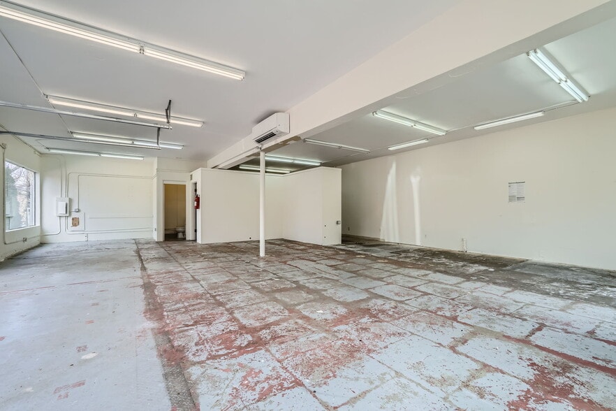 More Photos Of 8310-8318 8th Ave NW, Seattle Storefront Retail Office For Lease