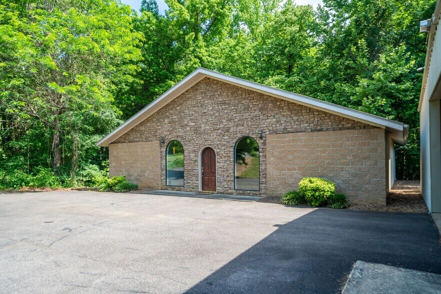 More Photos Of 15288 AR-22, Dardanelle Warehouse For Sale