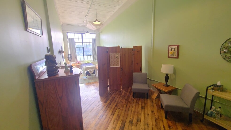 More Photos Of 642 Hilliard St, Manchester Unknown For Lease