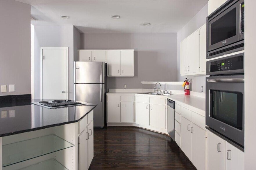 More Photos Of 1210 W Clay St, Houston Loft Creative Space For Lease