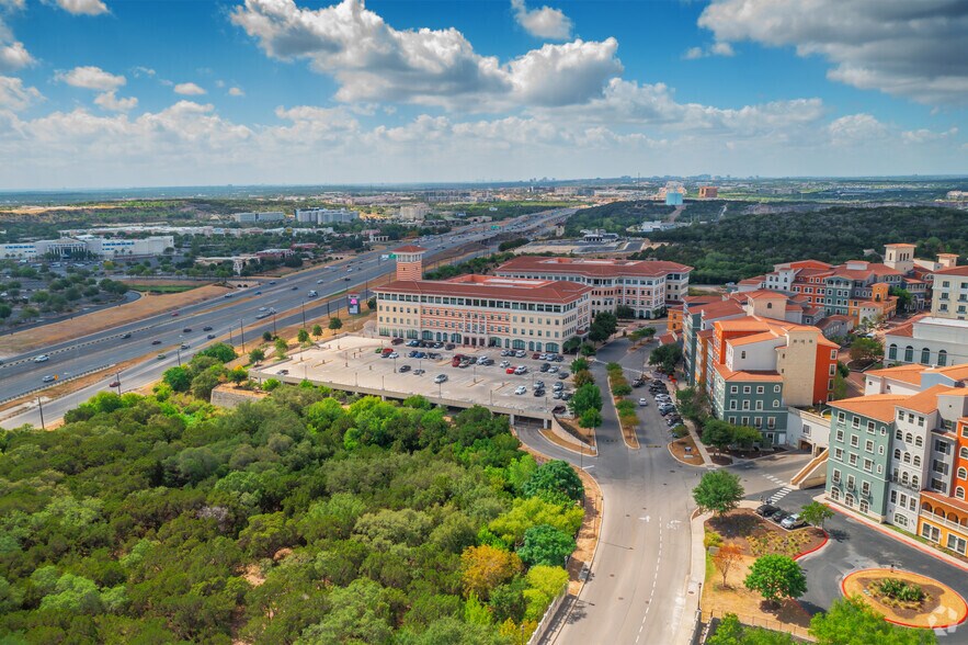 More Photos Of 17806 W Interstate 10, San Antonio Unknown For Lease