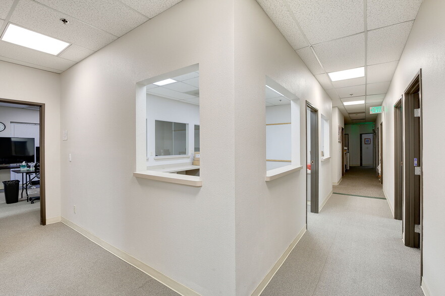More Photos Of 250 W Main St, Woodland Office For Lease