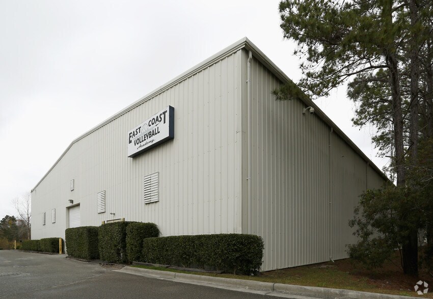 More Photos Of 4608 Coddington Loop, Wilmington Warehouse For Lease