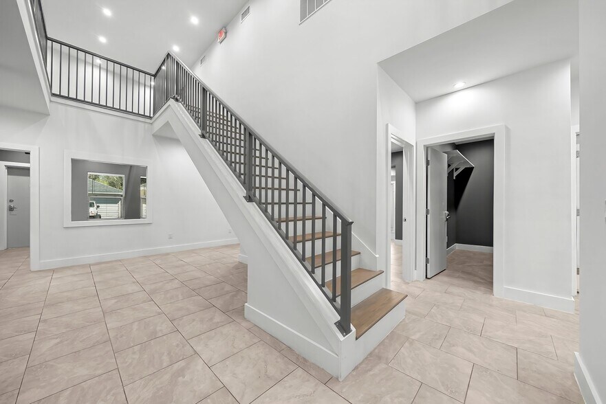 More Photos Of , Panama City Office For Sale