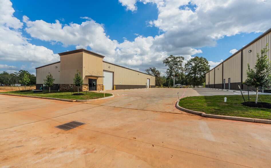 More Photos Of 30130 Dobbin Huffsmith Rd, Magnolia Distribution For Sale