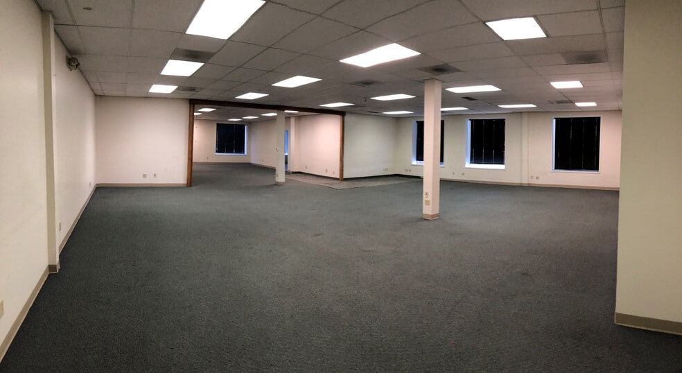 More Photos Of 7717 Edgewater Dr, Oakland Office For Sale