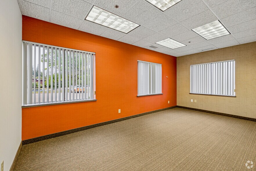 More Photos Of 343 E 82nd St, Chaska Warehouse For Sale