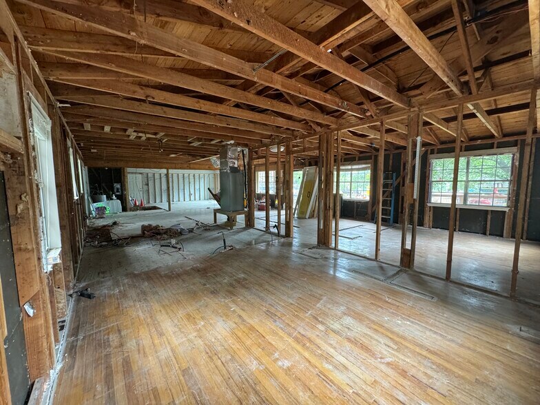 More Photos Of 7701 Colton Bluff Springs Rd, Austin Flex For Lease