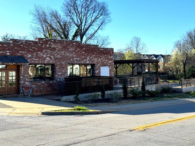 Primary Photo Of 101-103 S Hudson St, Greenville General Retail For Sale