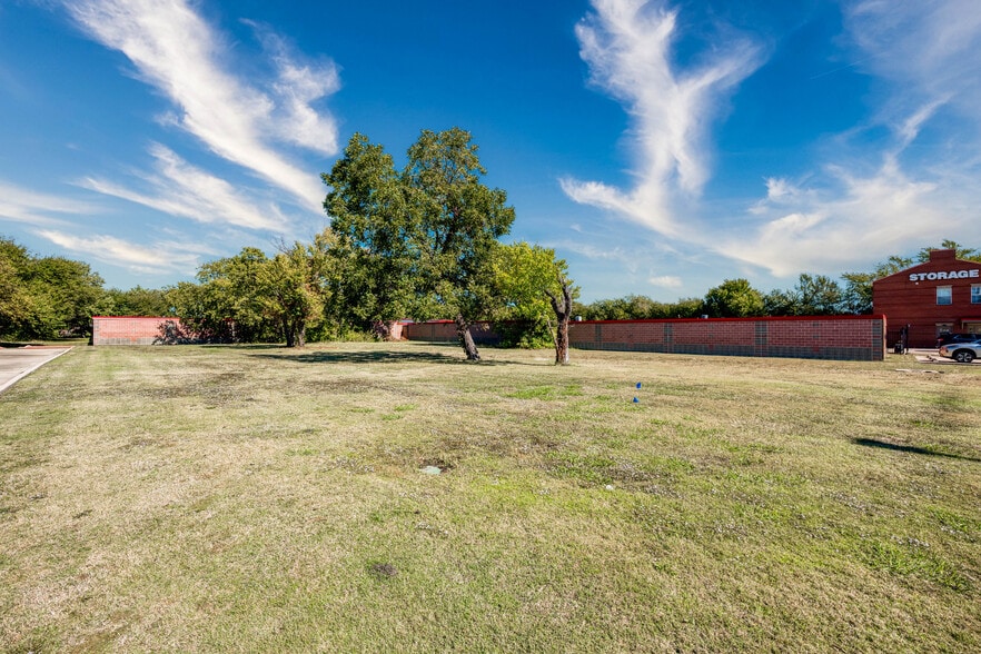 More Photos Of 2401 Arapaho Rd, Garland Land For Sale