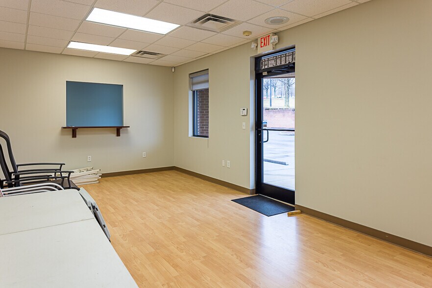 More Photos Of 110 Corporate Dr, Johnson City Office For Sale