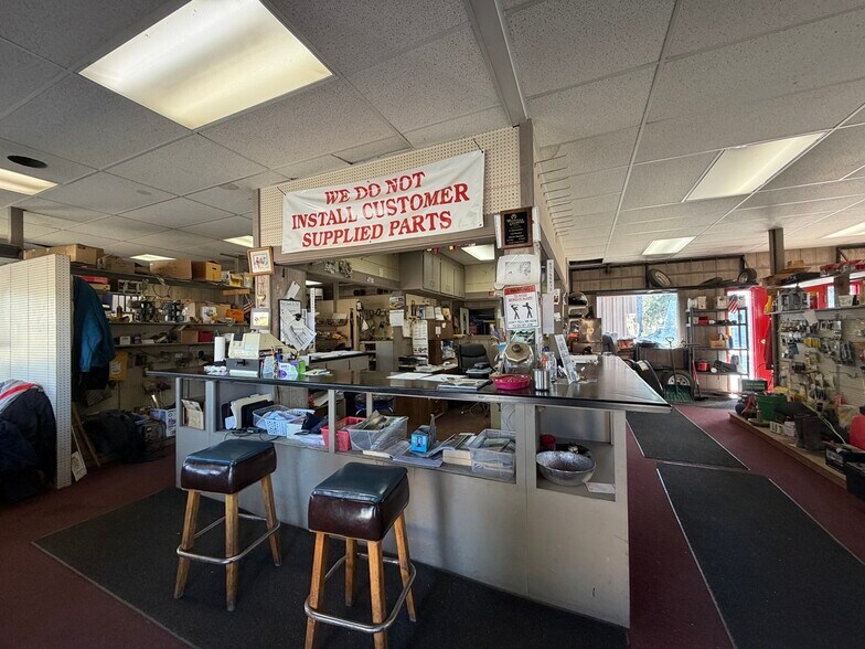 More Photos Of 5235 US-51 Hwy, Mercer General Retail For Sale