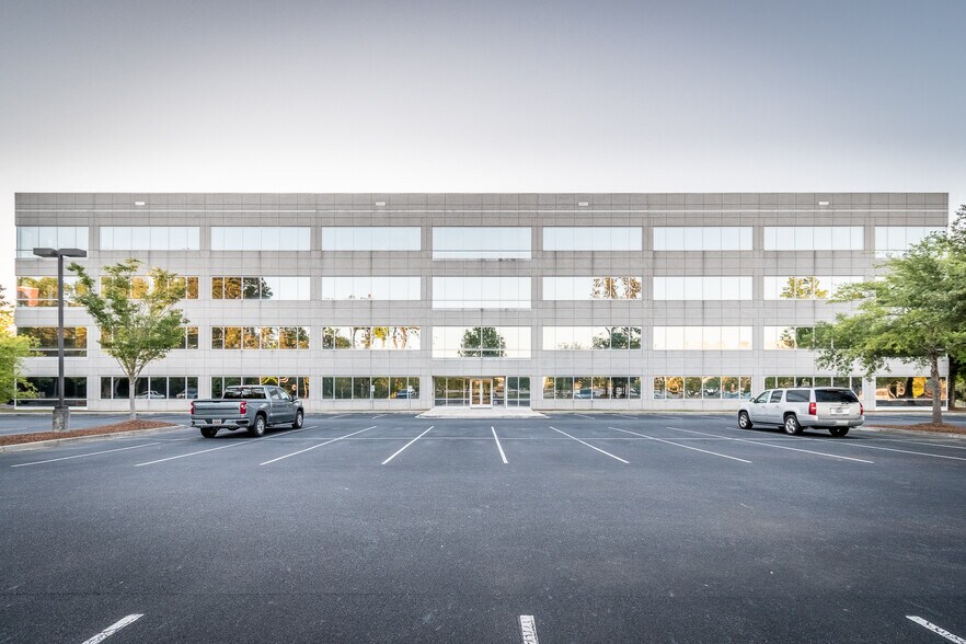 More Photos Of 4000 Faber Place Dr, North Charleston Office For Lease