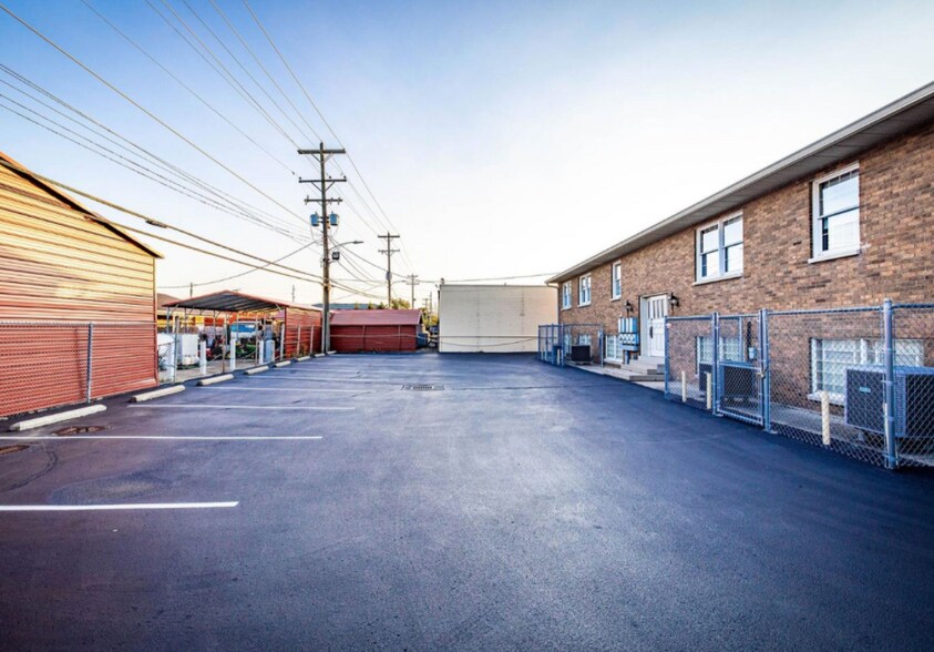 More Photos Of 185 N Brookwood Ave, Hamilton Medical For Lease