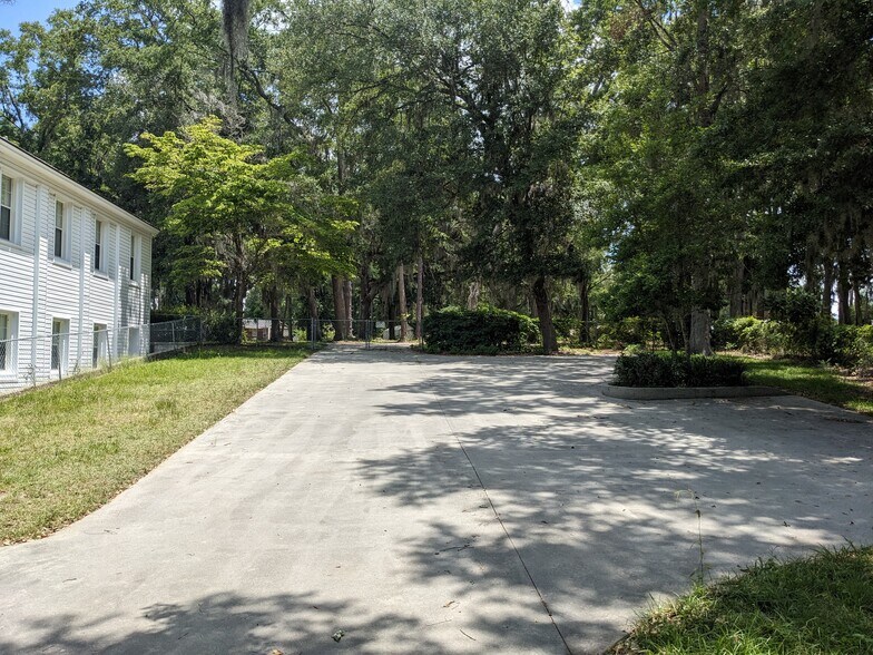 More Photos Of 5474 Worthington Triangle, Lake Park Religious Facility For Sale