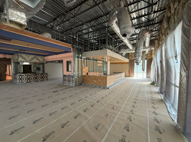 More Photos Of 8001 NW 36th St, Doral Restaurant For Lease