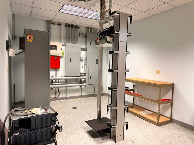 More Photos Of 118 3rd St E, Ashland Office For Sale