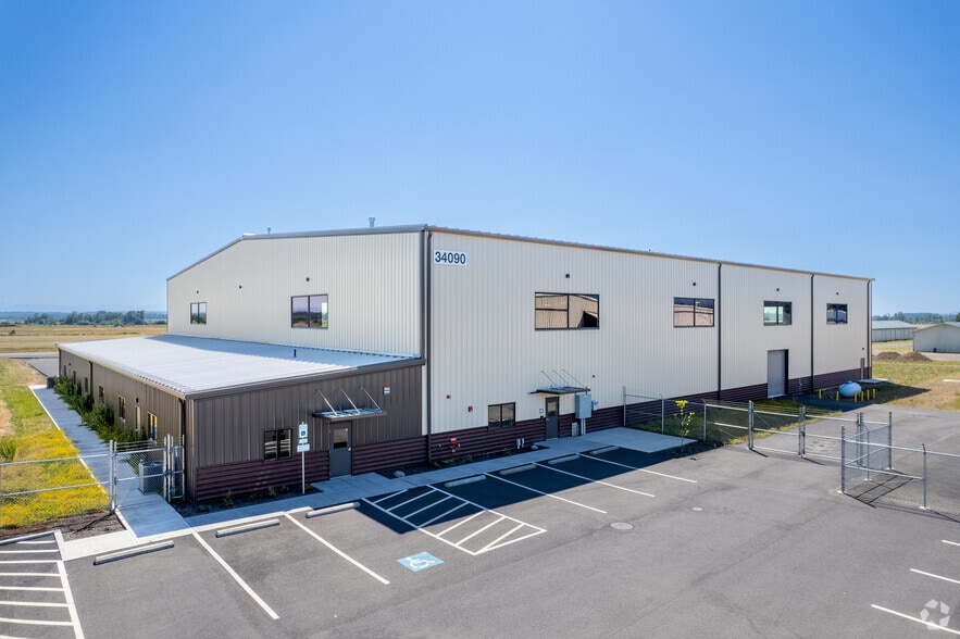 More Photos Of 34090 Skyway, Scappoose Airplane Hangar For Sale