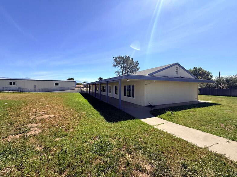 More Photos Of 625 N Eucalyptus Ave, Rialto Religious Facility For Lease