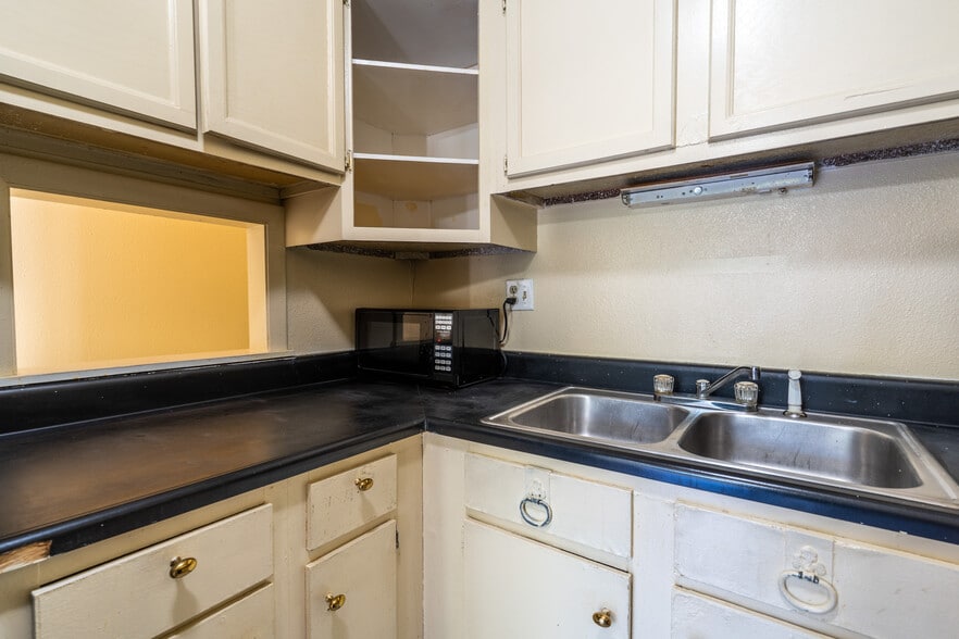 More Photos Of 1630 S 2nd St, Louisville Apartments For Sale