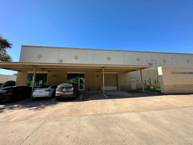 More Photos Of 3301 Matrix Dr, Richardson Research And Development For Sale