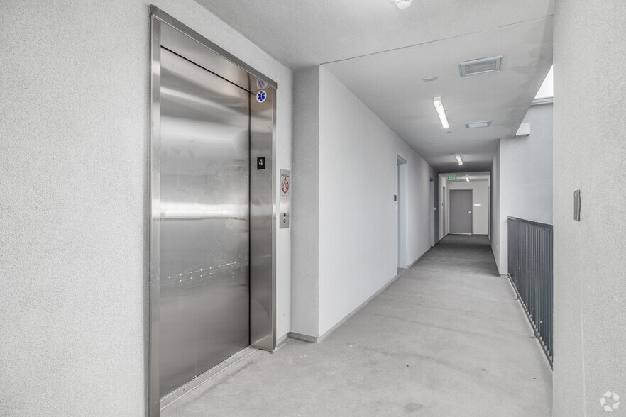 More Photos Of 300 W 60th St, Los Angeles Apartments For Sale