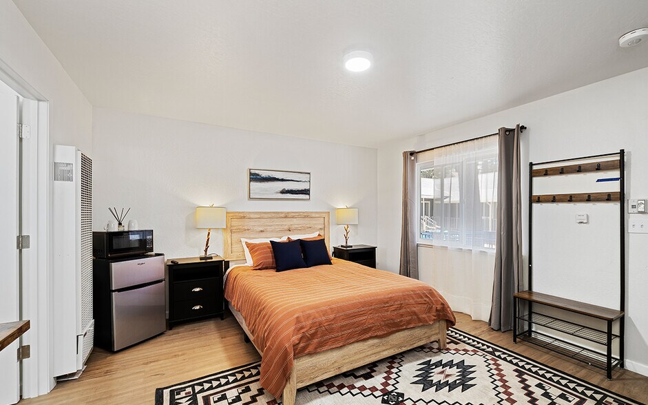 More Photos Of 3918 Pioneer Trl, South Lake Tahoe Hotel For Sale