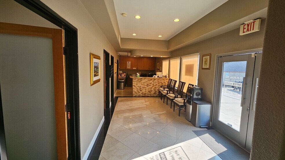 More Photos Of 3828 W Commonwealth Ave, Fullerton Office For Lease