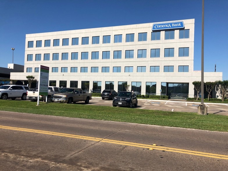More Photos Of 13111 Westheimer Rd, Houston Office For Sale