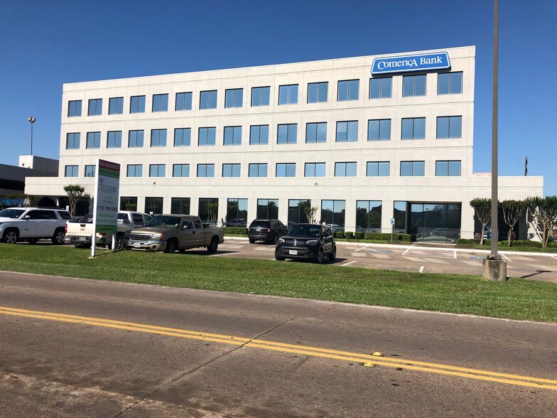 More Photos Of 13111 Westheimer Rd, Houston Office For Sale