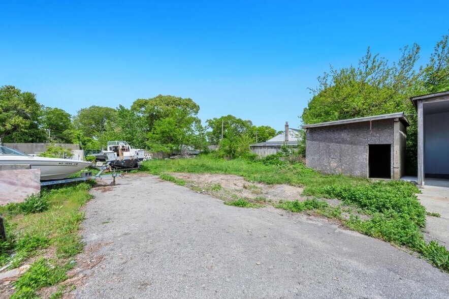 More Photos Of 1189 Montauk Hwy, Mastic Warehouse For Sale