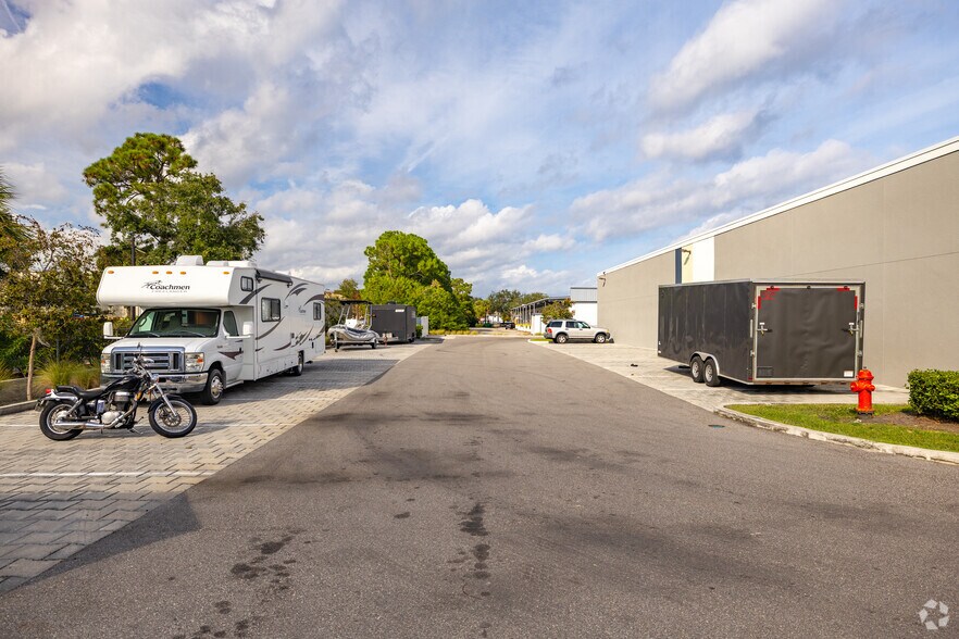 More Photos Of 310 N Wickham Rd, Melbourne Warehouse For Lease