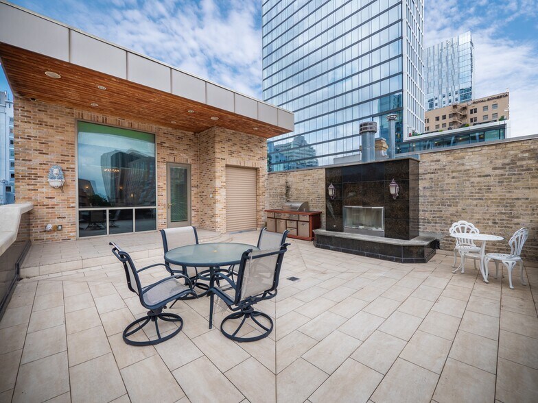 More Photos Of 805 N Congress Ave, Austin Storefront Retail Residential For Sale