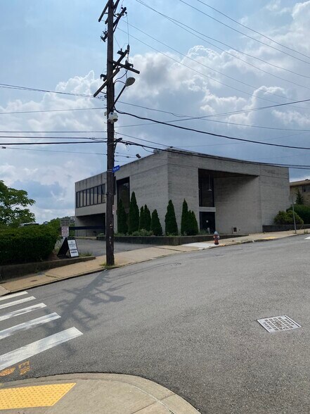 More Photos Of 55 Wyoming St, Pittsburgh Office Residential For Lease