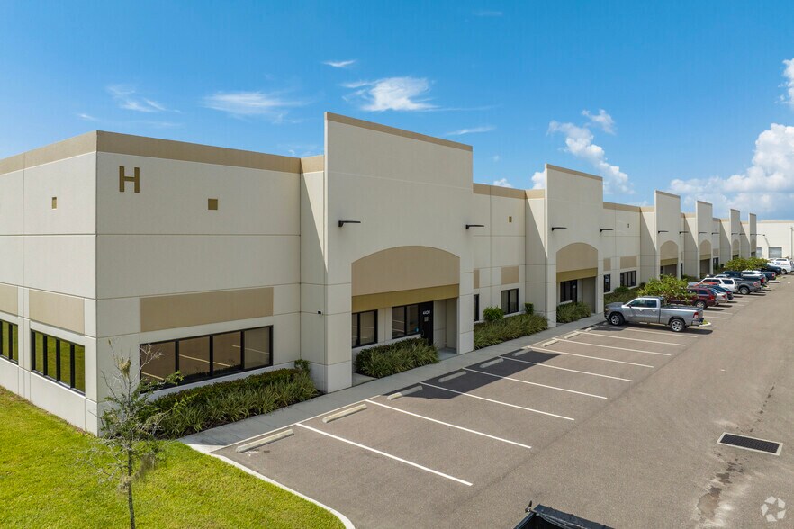 More Photos Of 4610-4630 Eagle Falls Pl, Tampa Warehouse For Lease