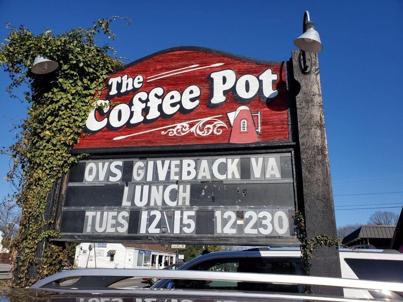 More Photos Of 2902 Brambleton Ave SW, Roanoke General Retail For Sale