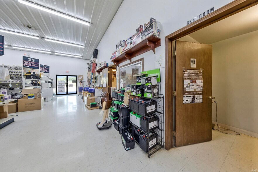 More Photos Of 990 N US Highway 41, Princeton General Retail For Sale