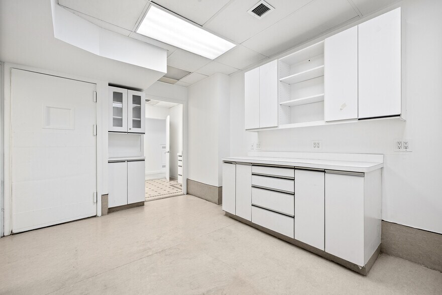 More Photos Of 211 Central Park W, New York Apartments For Sale